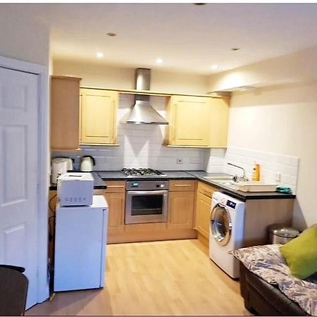 نوزلي Pinfold Court Apartments المظهر الخارجي الصورة